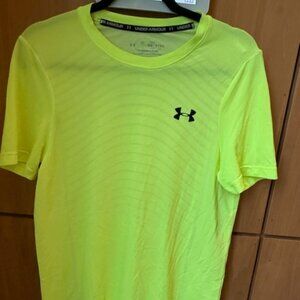 Pre-Loved Unisex Under Armour Athletic Tee - Men's S/Women's M